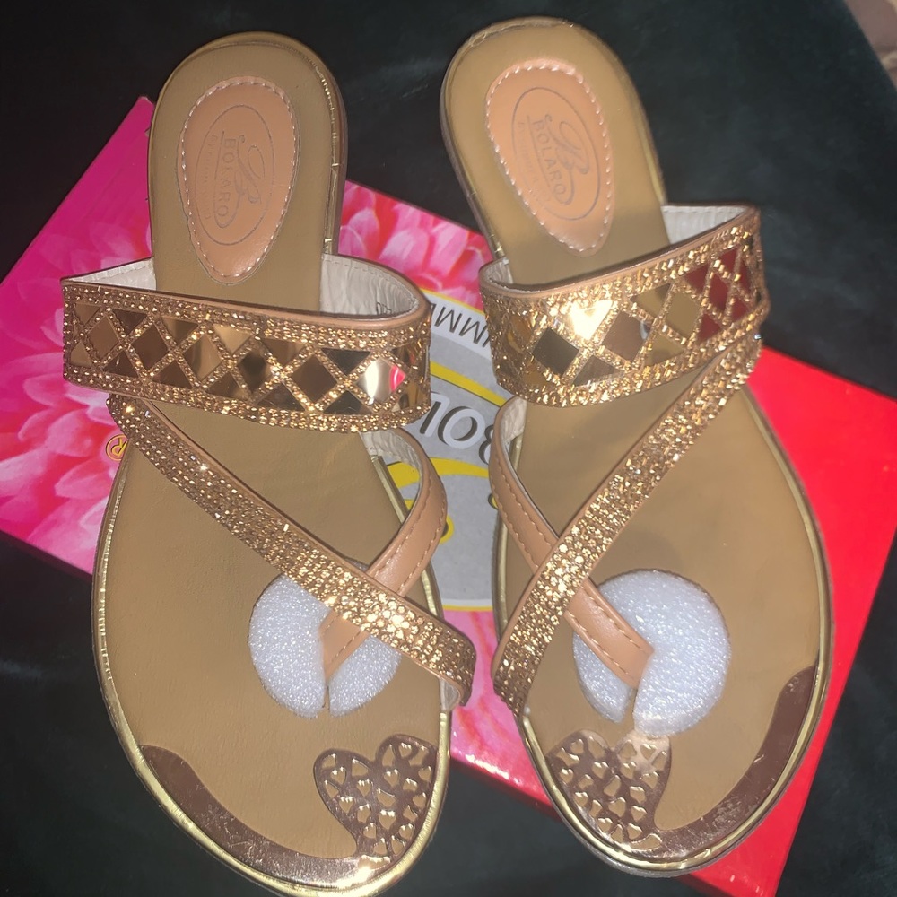 PREOWNED Women sandals caramel color size 9